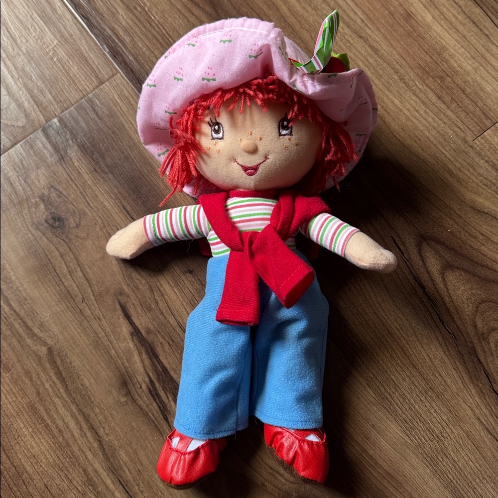 Strawberry Shortcake Plush 2004 Stuffed Doll Kellytoy 13”
